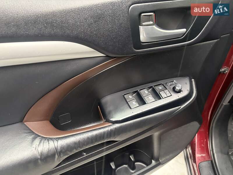 Внедорожник / Кроссовер Toyota Highlander 2014 в Харькове фото 33 Внедорожник / Кроссовер Toyota Highlander 2014 в Харькове