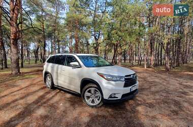 Позашляховик / Кросовер Toyota Highlander 2015 в Миколаєві