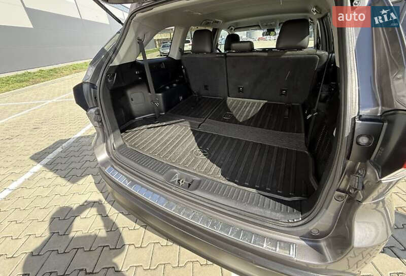 Позашляховик / Кросовер Toyota Highlander 2016 в Івано-Франківську