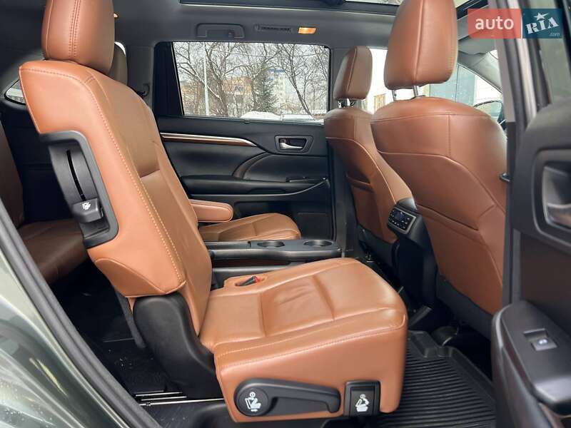 Внедорожник / Кроссовер Toyota Highlander 2018 в Ивано-Франковске фото 20 Внедорожник / Кроссовер Toyota Highlander 2018 в Ивано-Франковске