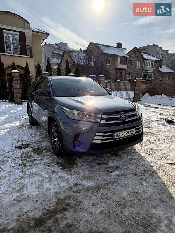Позашляховик / Кросовер Toyota Highlander 2018 в Києві