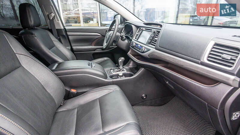 Внедорожник / Кроссовер Toyota Highlander 2019 в Днепре