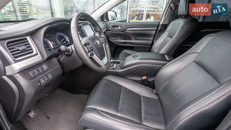 Внедорожник / Кроссовер Toyota Highlander 2019 в Днепре