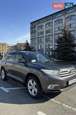Внедорожник / Кроссовер Toyota Highlander 2011 в Киеве