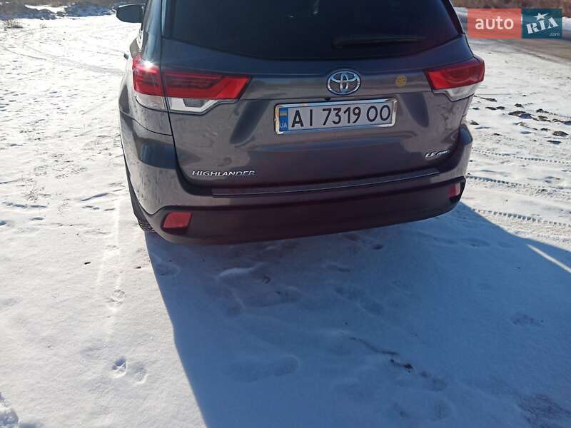 Позашляховик / Кросовер Toyota Highlander 2017 в Києві