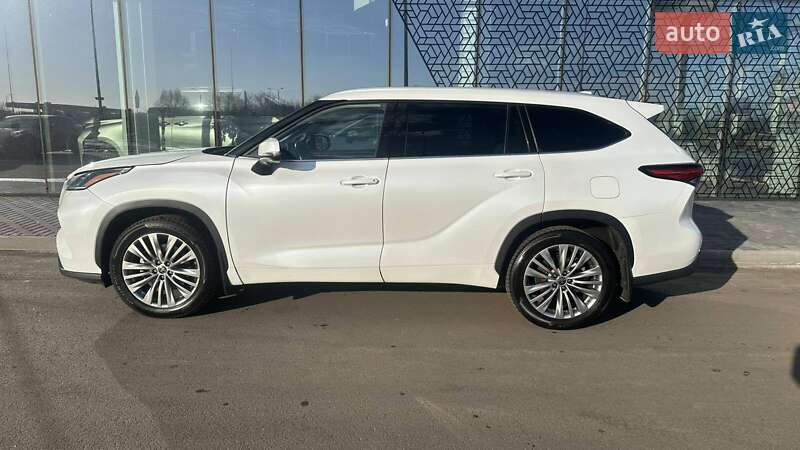 Позашляховик / Кросовер Toyota Highlander 2022 в Києві