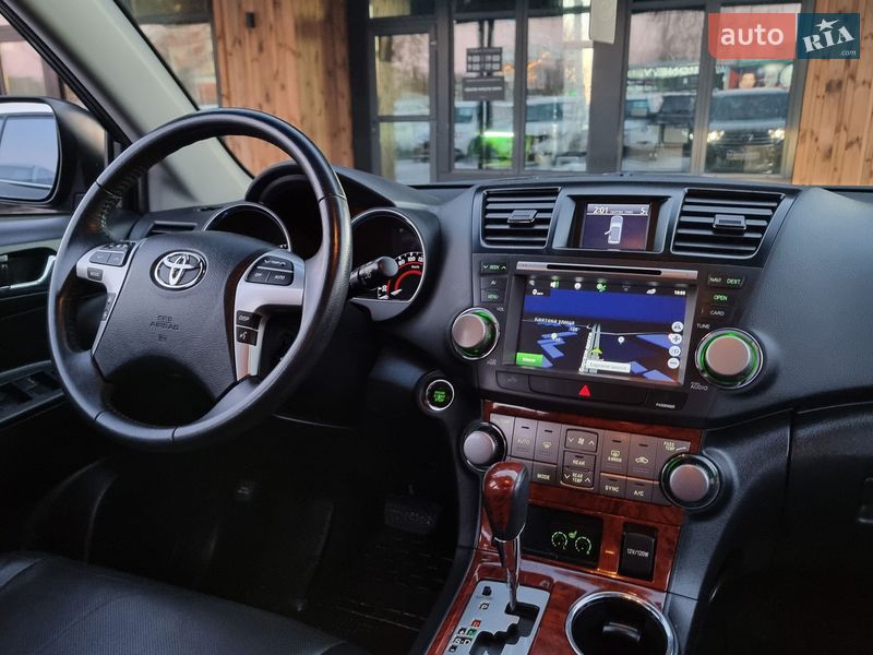 Внедорожник / Кроссовер Toyota Highlander 2013 в Виннице