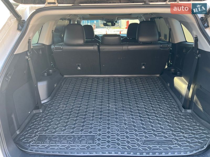 Внедорожник / Кроссовер Toyota Highlander 2020 в Киеве