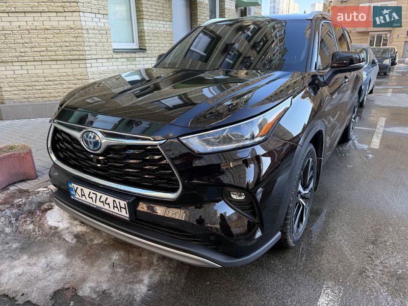 Toyota Highlander 2021