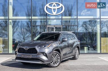 Внедорожник / Кроссовер Toyota Highlander 2021 в Днепре
