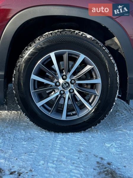 Внедорожник / Кроссовер Toyota Highlander 2018 в Ровно