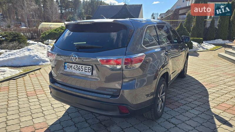 Позашляховик / Кросовер Toyota Highlander 2016 в Житомирі