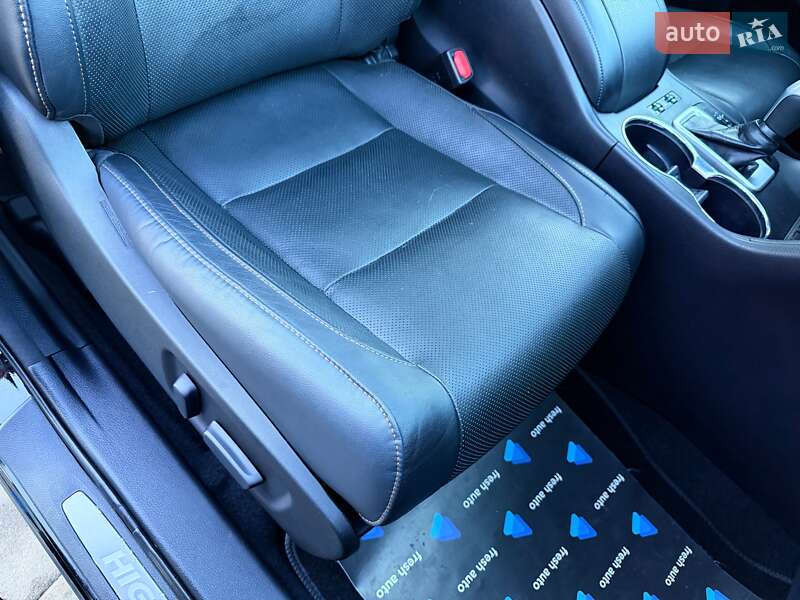 Внедорожник / Кроссовер Toyota Highlander 2018 в Ровно