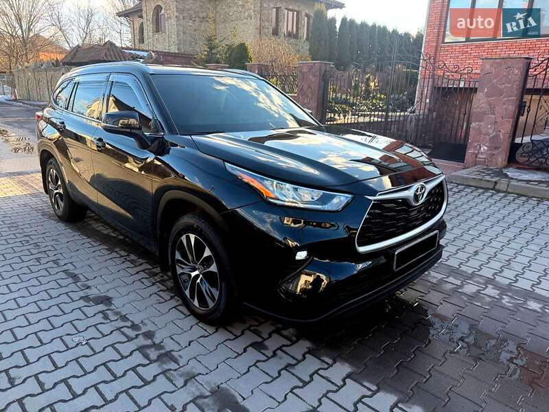 Позашляховик / Кросовер Toyota Highlander 2020 в Хмельницькому
