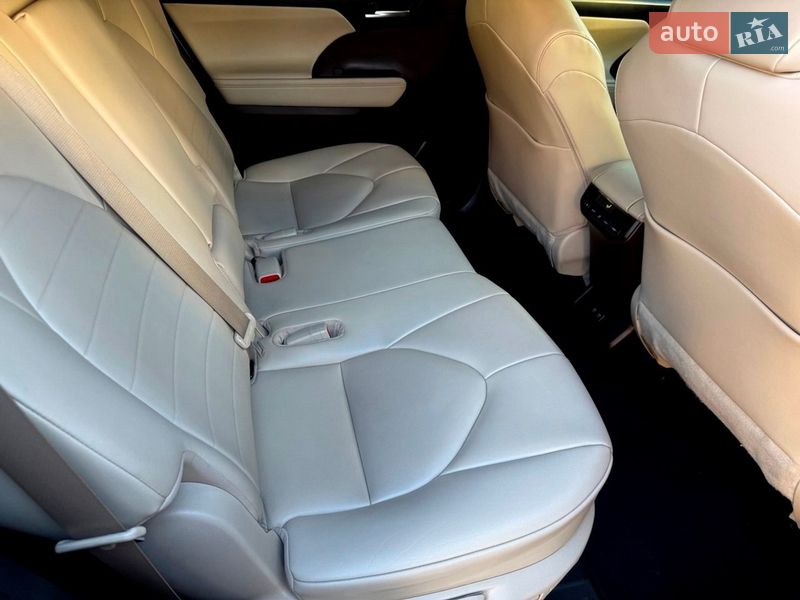 Позашляховик / Кросовер Toyota Highlander 2020 в Хмельницькому