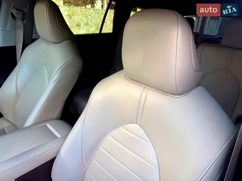 Позашляховик / Кросовер Toyota Highlander 2020 в Хмельницькому