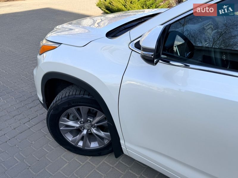 Внедорожник / Кроссовер Toyota Highlander 2014 в Одессе