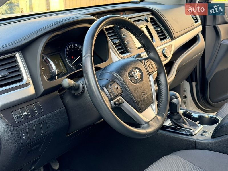 Внедорожник / Кроссовер Toyota Highlander 2014 в Одессе