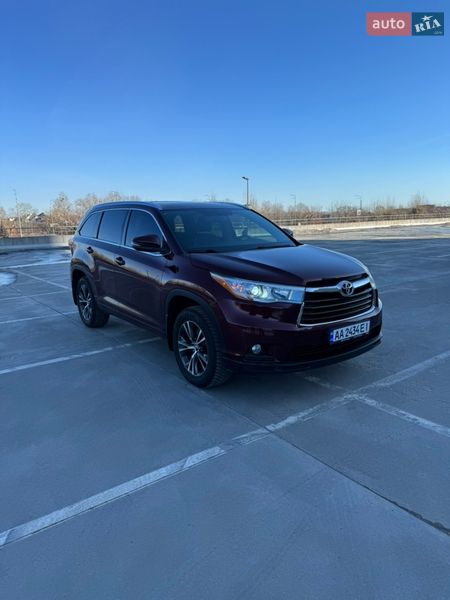 Внедорожник / Кроссовер Toyota Highlander 2016 в Киеве