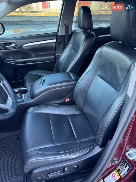 Внедорожник / Кроссовер Toyota Highlander 2016 в Киеве