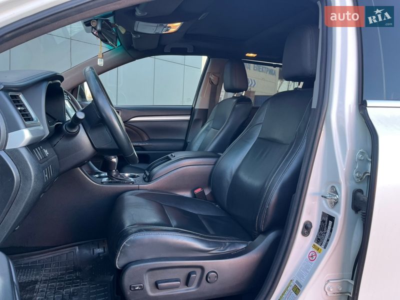 Внедорожник / Кроссовер Toyota Highlander 2014 в Киеве