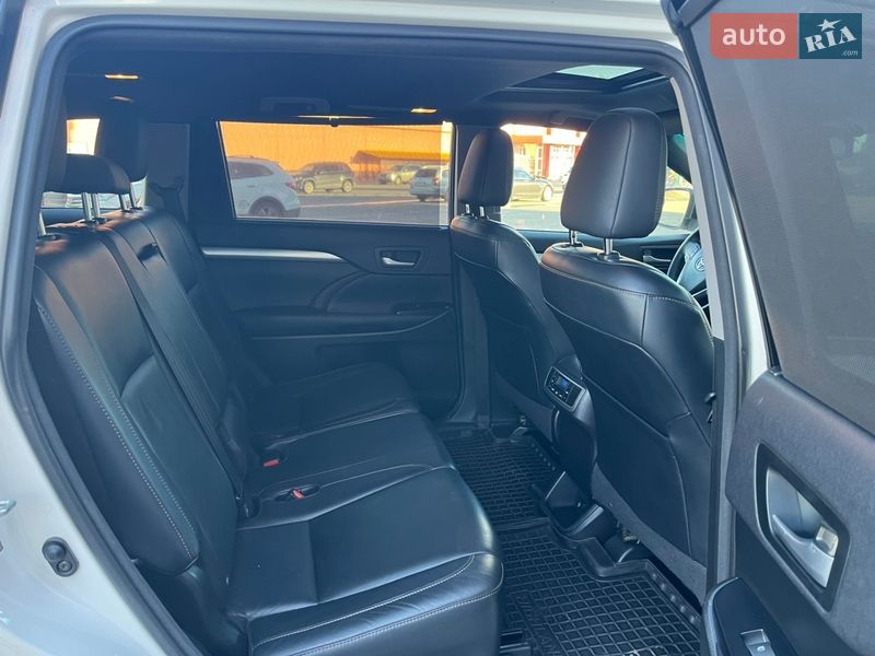 Внедорожник / Кроссовер Toyota Highlander 2014 в Киеве