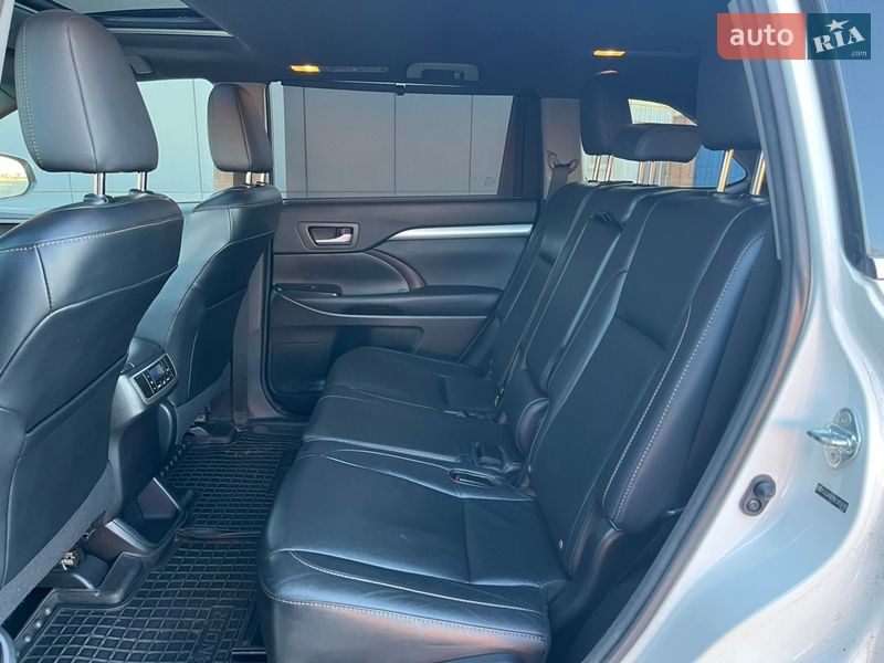 Внедорожник / Кроссовер Toyota Highlander 2014 в Киеве