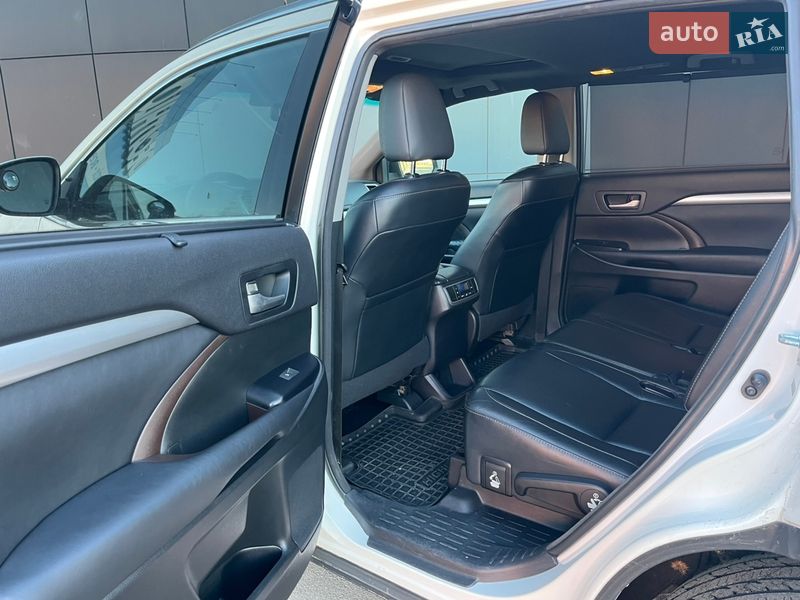 Внедорожник / Кроссовер Toyota Highlander 2014 в Киеве