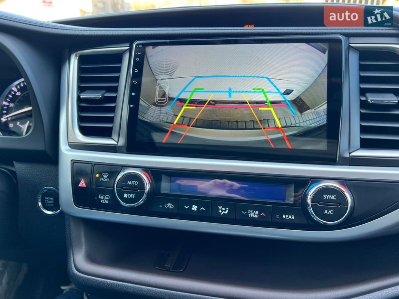 Внедорожник / Кроссовер Toyota Highlander 2016 в Николаеве