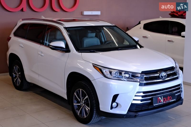 Внедорожник / Кроссовер Toyota Highlander 2017 в Одессе