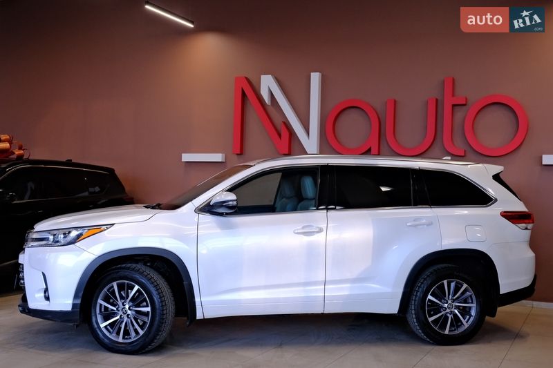 Внедорожник / Кроссовер Toyota Highlander 2017 в Одессе
