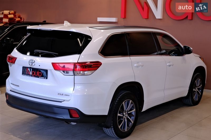 Внедорожник / Кроссовер Toyota Highlander 2017 в Одессе