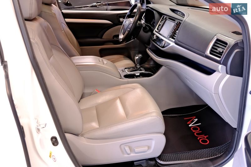Внедорожник / Кроссовер Toyota Highlander 2017 в Одессе