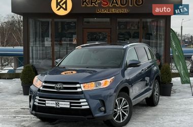 Позашляховик / Кросовер Toyota Highlander 2017 в Харкові