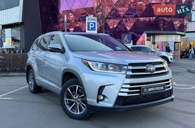 Внедорожник / Кроссовер Toyota Highlander 2018 в Киеве