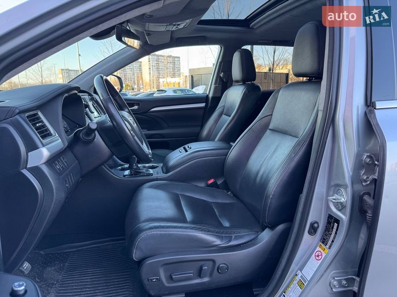 Позашляховик / Кросовер Toyota Highlander 2018 в Києві фото 12 Позашляховик / Кросовер Toyota Highlander 2018 в Києві