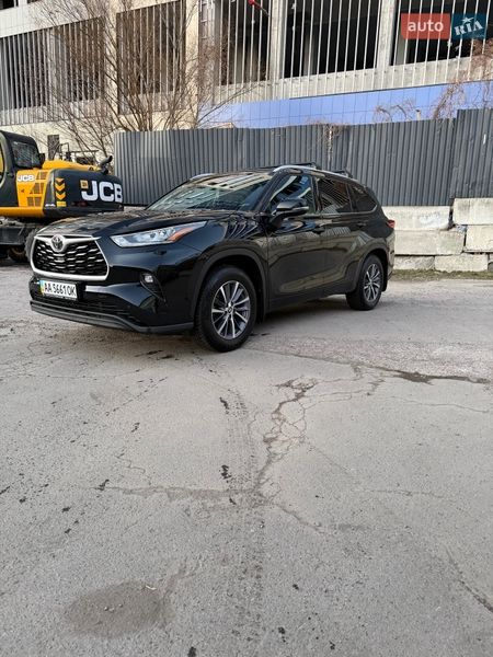 Позашляховик / Кросовер Toyota Highlander 2022 в Києві