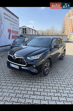Внедорожник / Кроссовер Toyota Highlander 2024 в Хмельницком