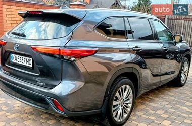 Внедорожник / Кроссовер Toyota Highlander 2021 в Киеве