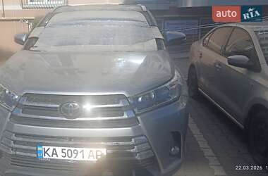 Позашляховик / Кросовер Toyota Highlander 2018 в Києві