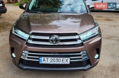 Внедорожник / Кроссовер Toyota Highlander 2017 в Выгоде