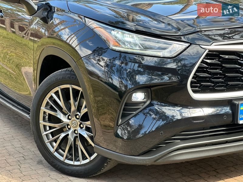 Позашляховик / Кросовер Toyota Highlander 2020 в Києві
