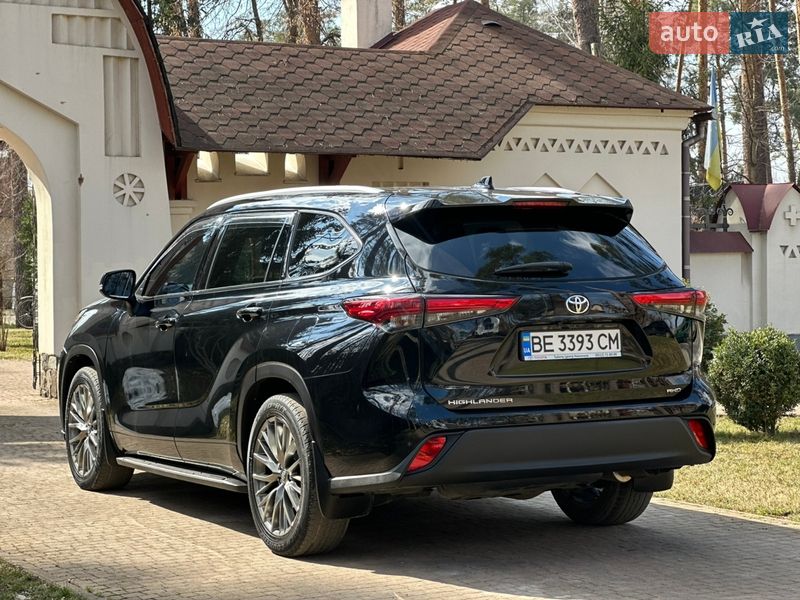 Позашляховик / Кросовер Toyota Highlander 2020 в Києві