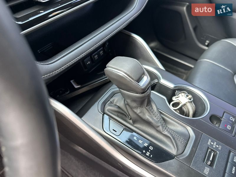 Позашляховик / Кросовер Toyota Highlander 2020 в Києві