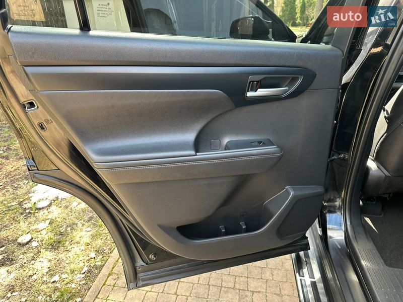 Позашляховик / Кросовер Toyota Highlander 2020 в Києві