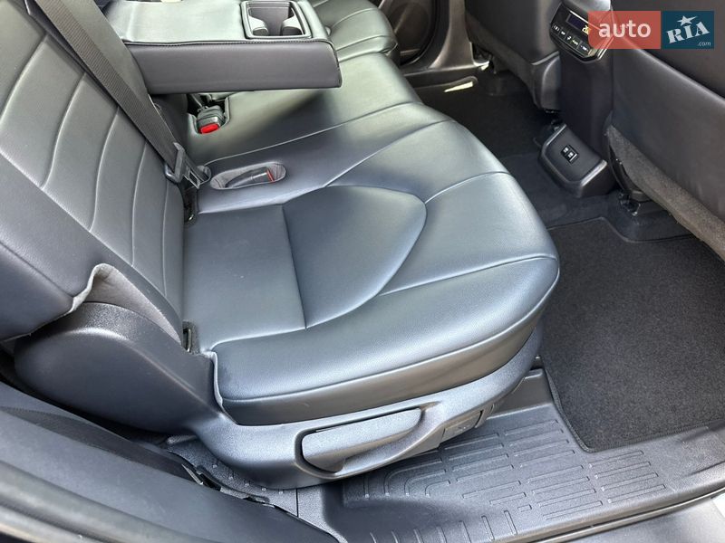 Позашляховик / Кросовер Toyota Highlander 2020 в Києві