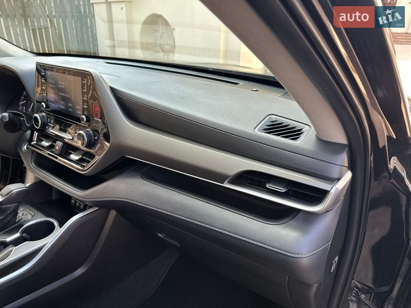 Позашляховик / Кросовер Toyota Highlander 2020 в Києві