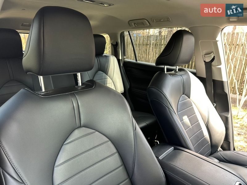 Позашляховик / Кросовер Toyota Highlander 2020 в Києві