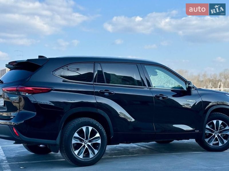 Внедорожник / Кроссовер Toyota Highlander 2020 в Киеве