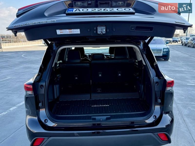 Внедорожник / Кроссовер Toyota Highlander 2020 в Киеве